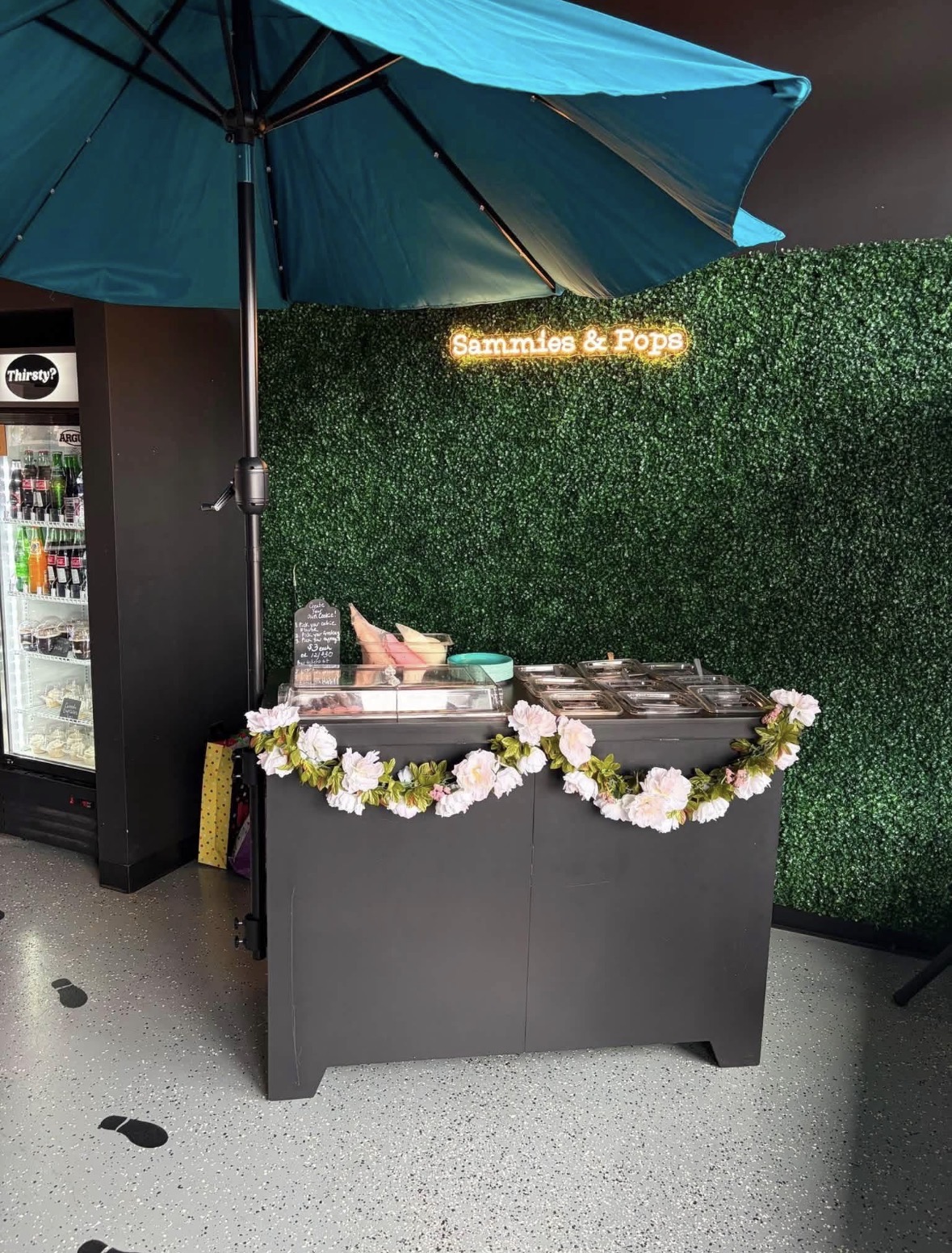 Sammies & Pops custom dessert cart available to rent